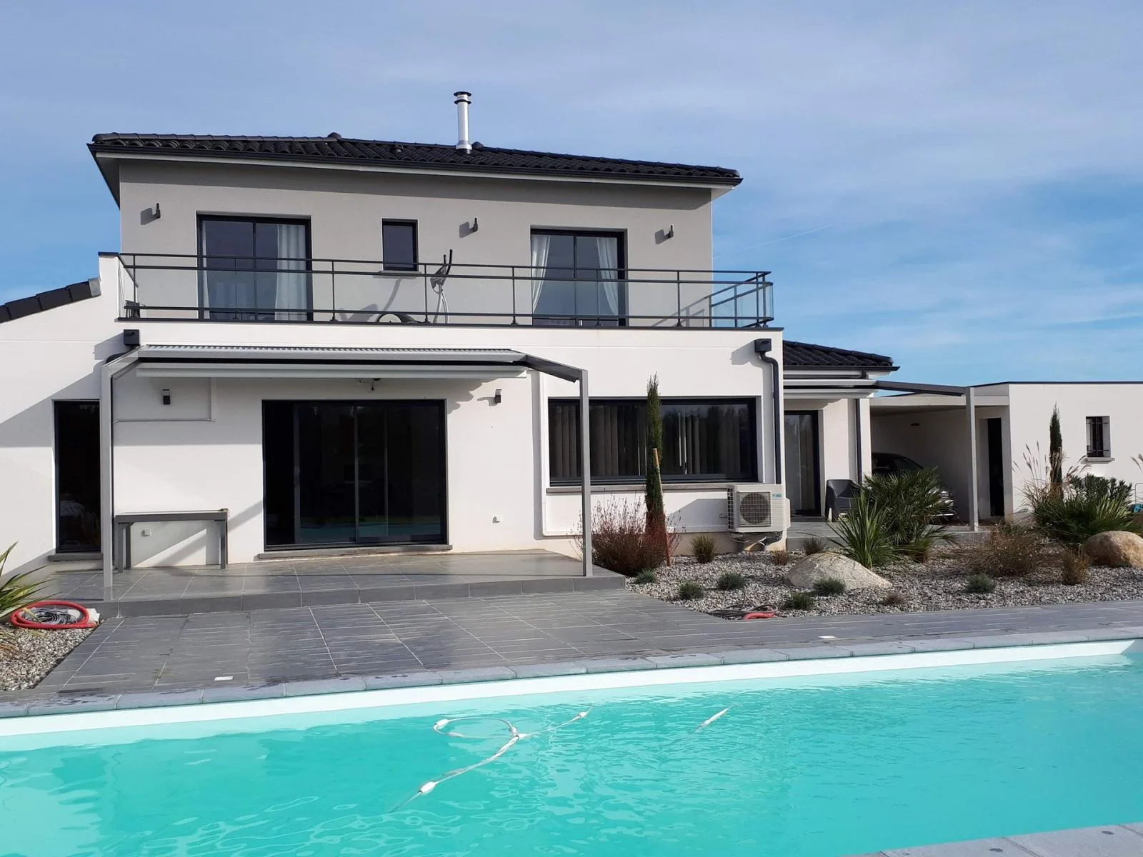 Réalisation pergola bioclimatique sur mesure 4